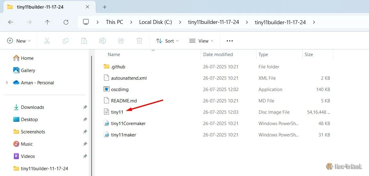 alt: Ảnh chụp màn hình thư mục Tiny11 trong Windows 11, hiển thị file ISO mới được tạo chứa phiên bản Windows 11 đã loại bỏ bloatware.