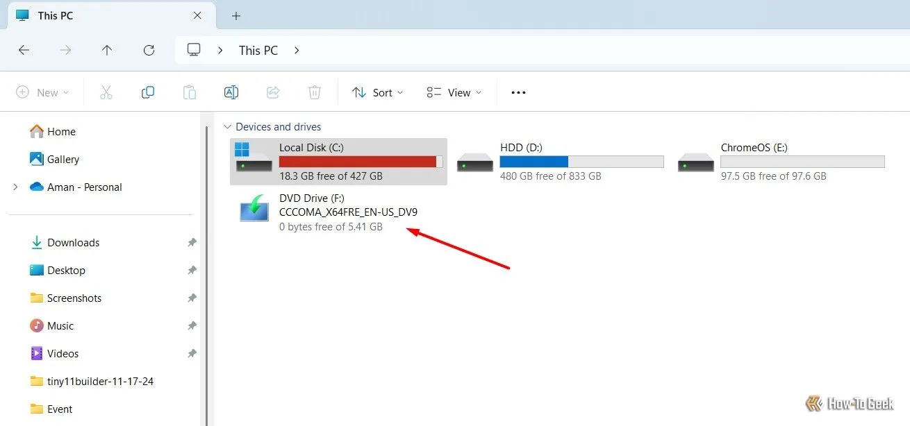 alt: Hình ảnh hiển thị thư mục &quot;This PC&quot; trong Windows 11, với một ổ đĩa ảo (F:) chứa file ISO của Windows 11 đã được gắn kết.