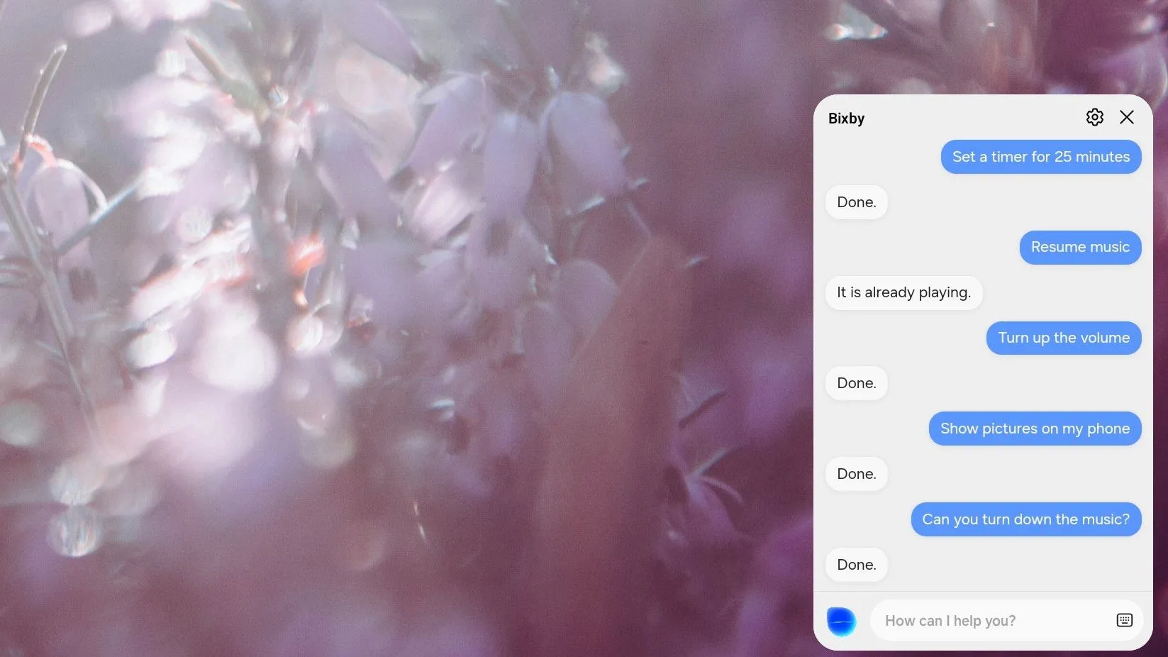 Bixby đang thực hiện lệnh thoại trên màn hình desktop Samsung DeX, minh họa việc sử dụng trợ lý ảo để điều khiển máy tính.