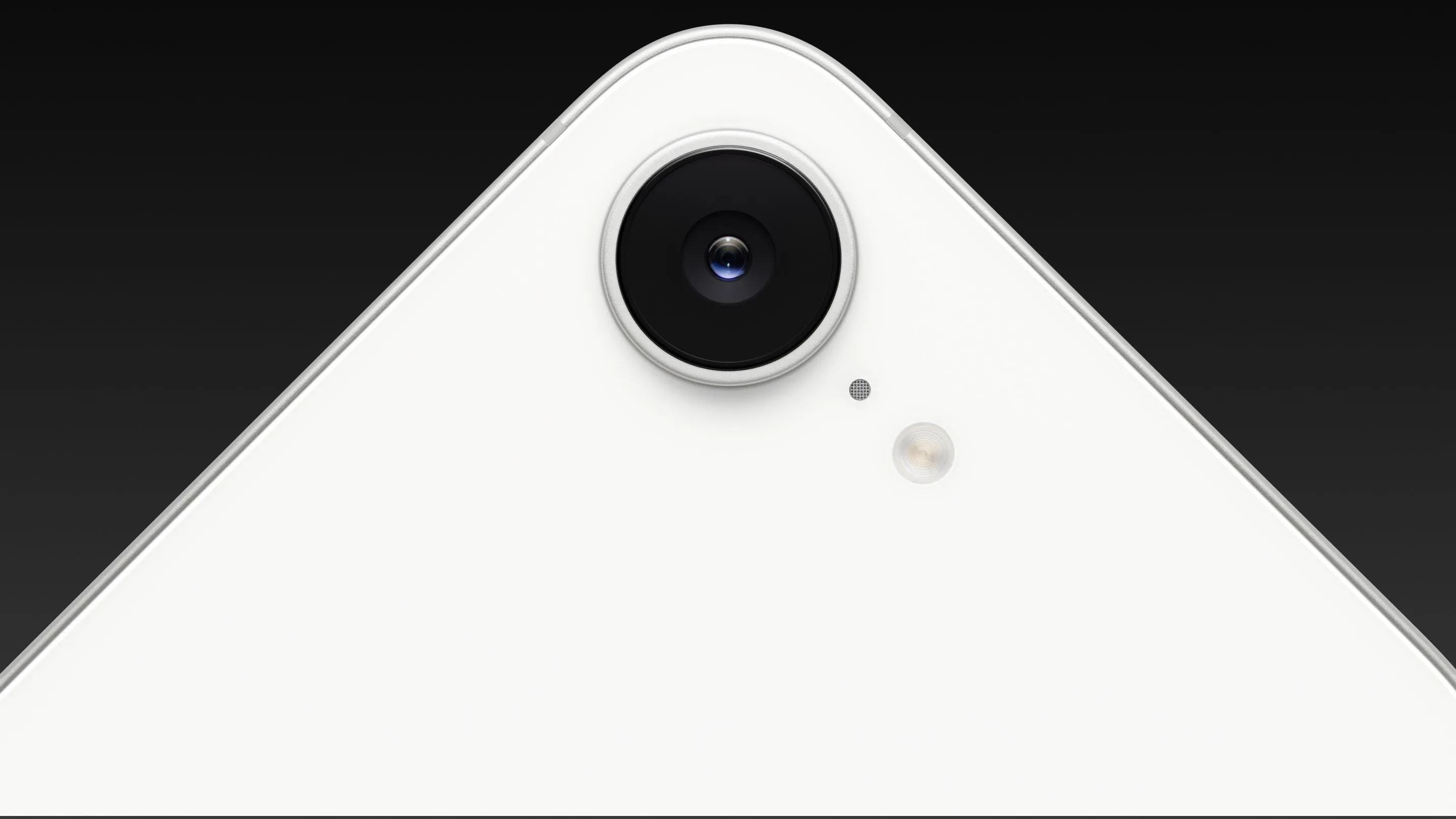 Cận cảnh camera sau của iPhone 16e với cảm biến đơn 48MP, minh họa thiết kế module camera tối giản.