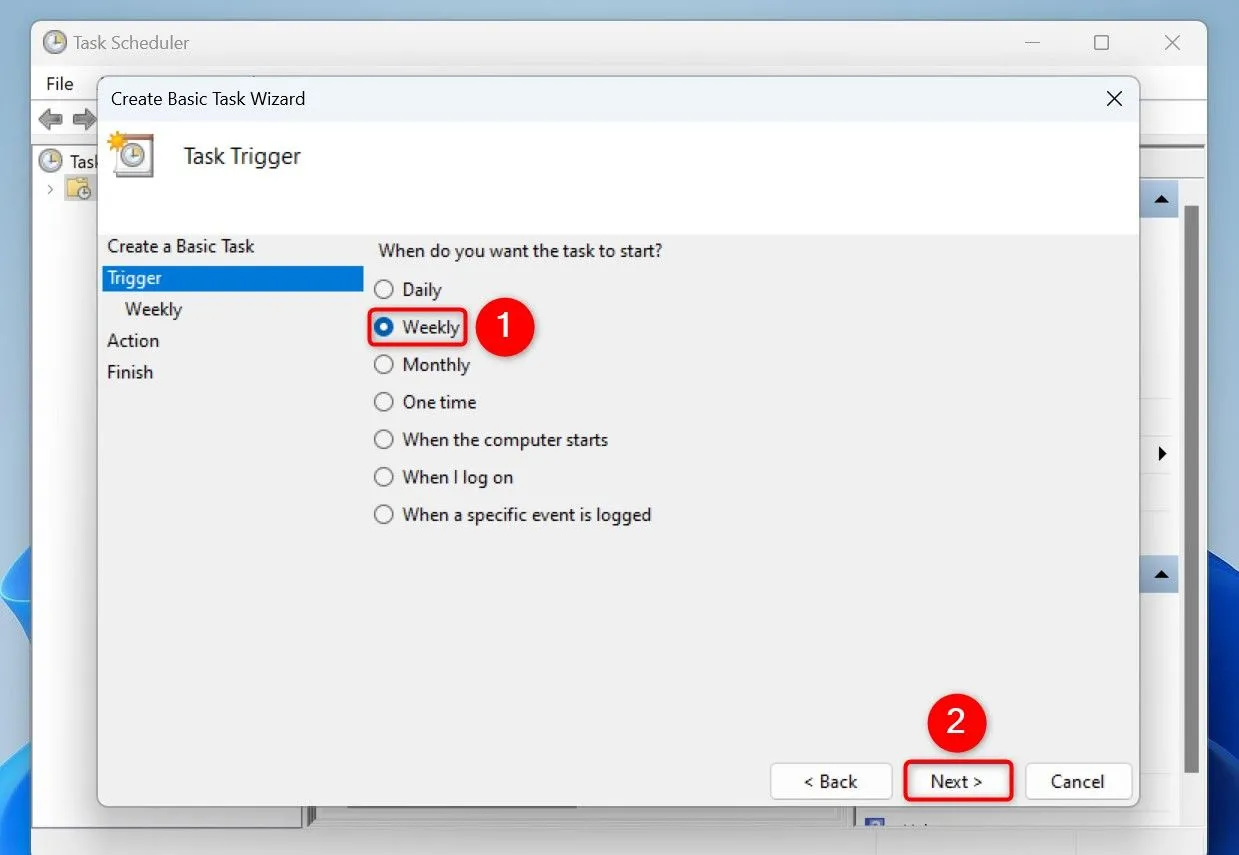 Chọn tần suất tác vụ là hàng tuần trong cửa sổ thiết lập Task Scheduler