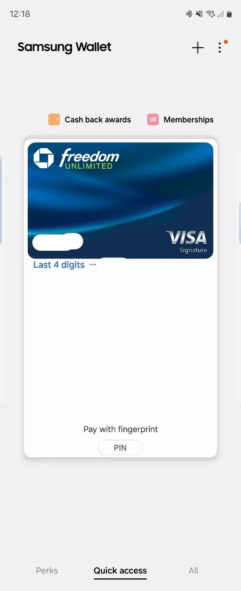 Chọn thẻ thanh toán trong Samsung Wallet trước khi thực hiện giao dịch.