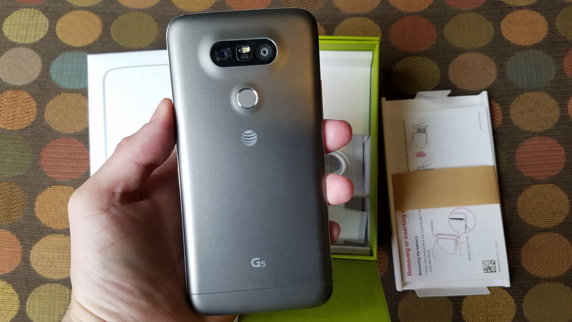Điện thoại LG G5 trên tay người dùng