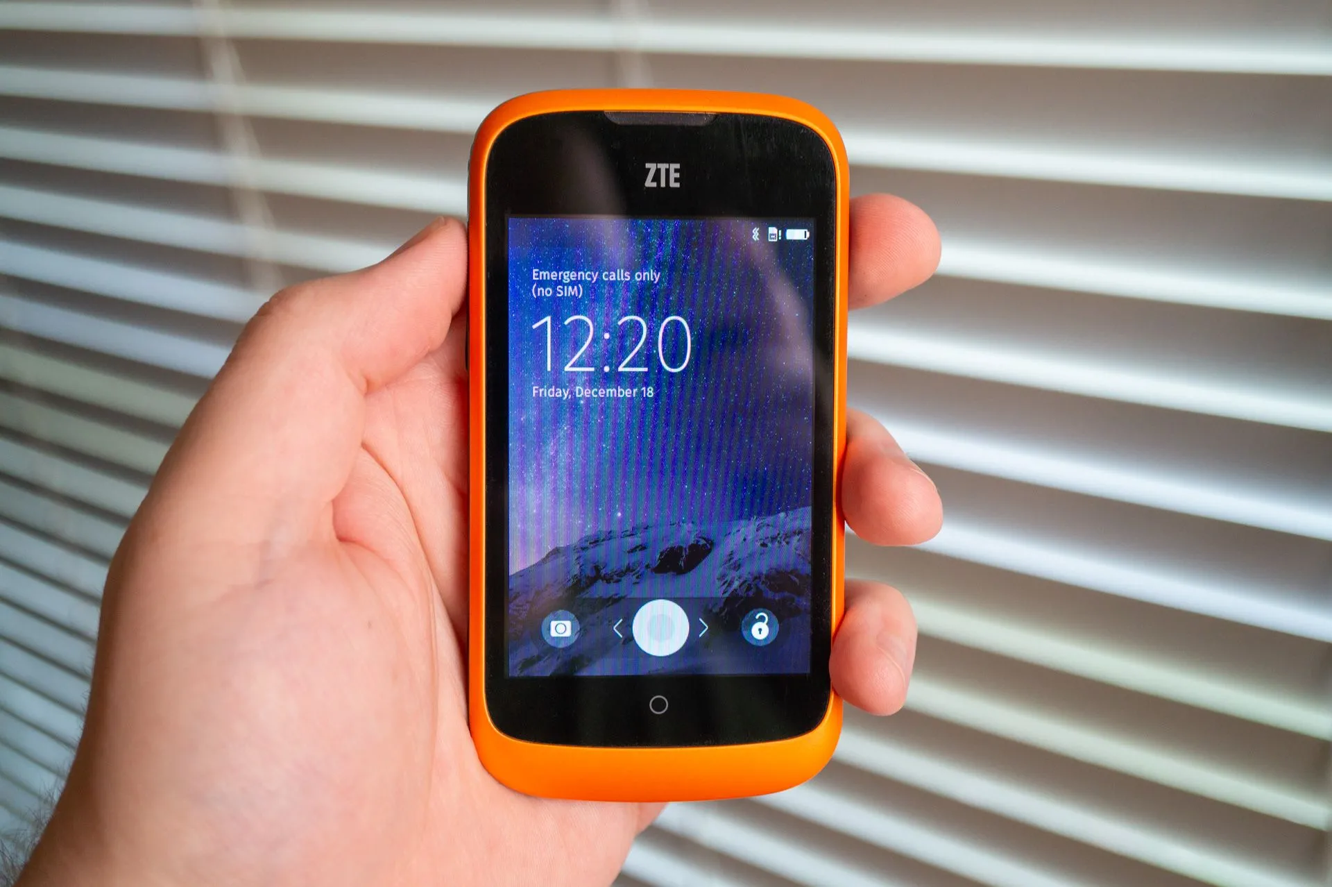 Điện thoại ZTE Open chạy hệ điều hành Firefox OS với giao diện đơn giản