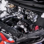 Động cơ mạnh mẽ của mẫu Toyota GR Yaris M Concept dưới nắp capo, thể hiện công nghệ Gazoo Racing.