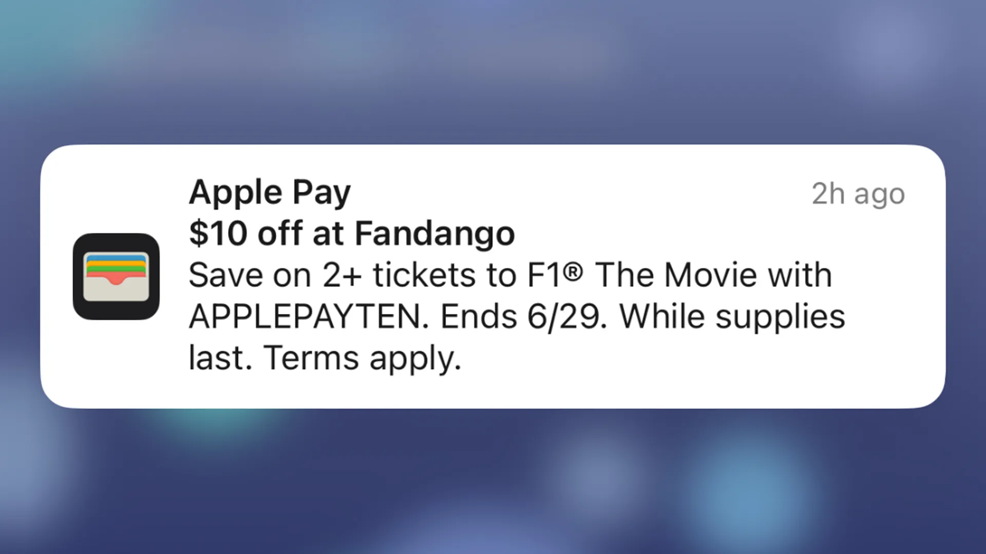 Giao diện Apple Wallet trên iPhone hiển thị thông báo đẩy không mong muốn về bộ phim F1: The Movie