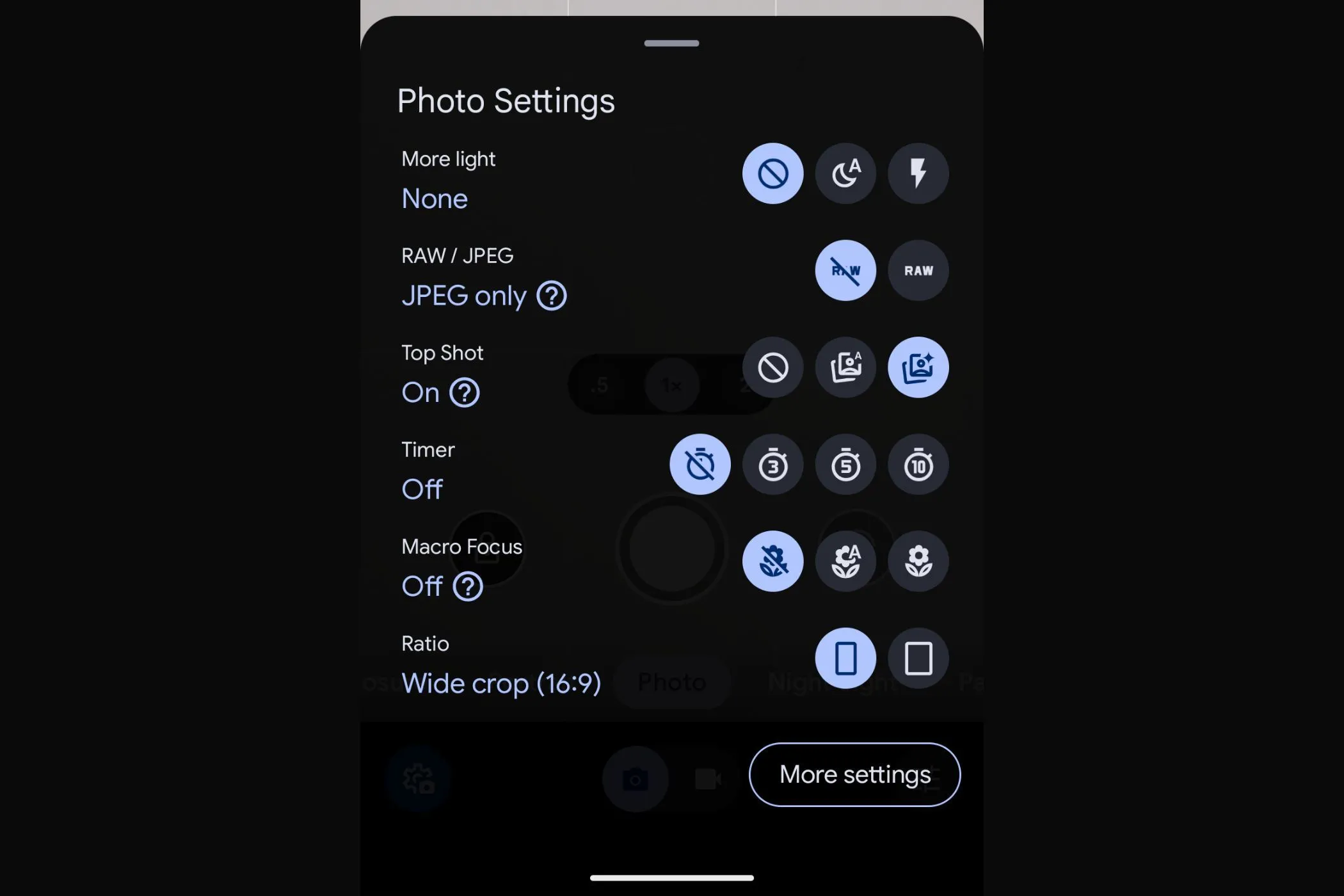 Giao diện bật chế độ RAW trong ứng dụng camera điện thoại Android