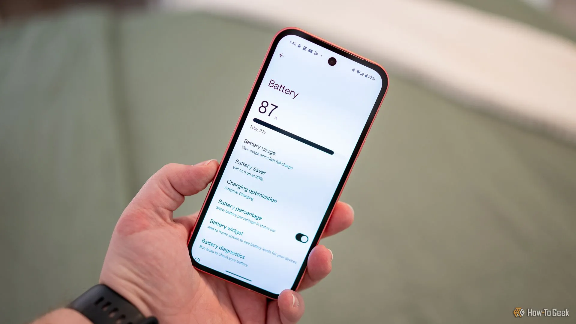Giao diện cài đặt pin trên điện thoại Google Pixel 9a, hiển thị phần trăm pin và các tùy chọn quản lý năng lượng, minh họa khả năng tối ưu hóa thời lượng pin của thiết bị