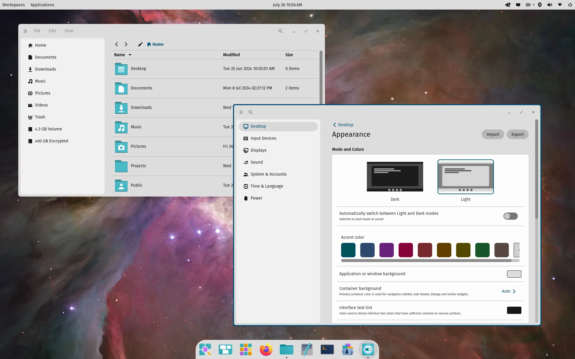 Giao diện môi trường desktop COSMIC trên Fedora Linux với các ứng dụng Cài đặt và Quản lý Tệp