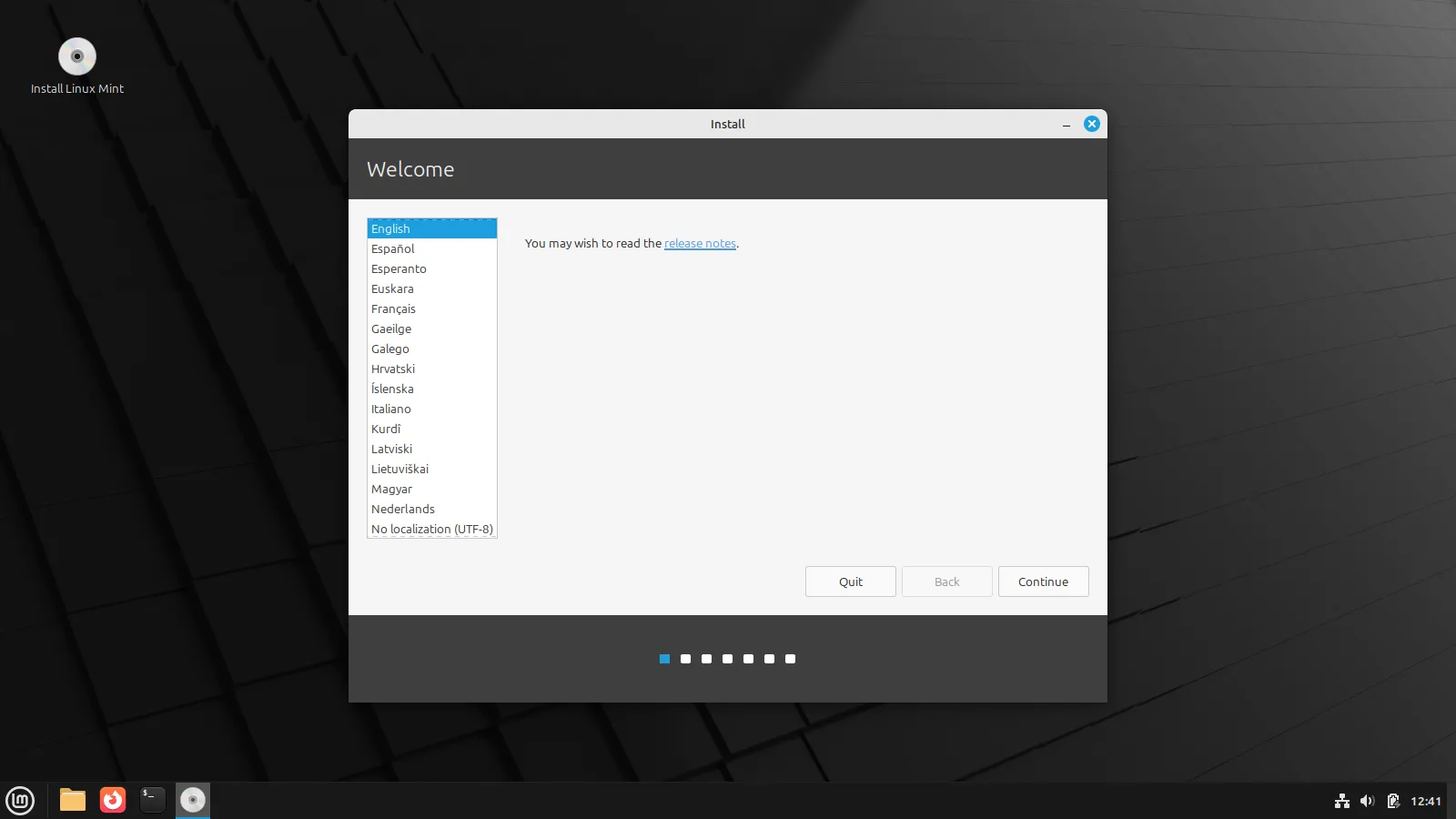 Giao diện trình cài đặt Linux Mint hiển thị các tùy chọn ngôn ngữ hệ thống.