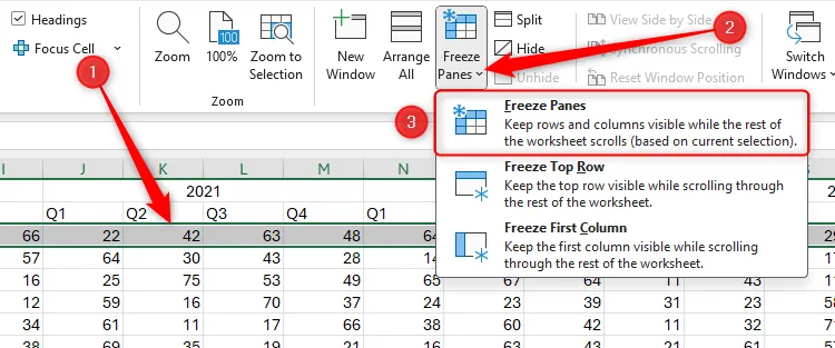 Hàng 3 được chọn trong bảng tính Excel và tùy chọn Freeze Panes (Đóng băng Khung) được đánh dấu, minh họa cách đóng băng nhiều hàng.