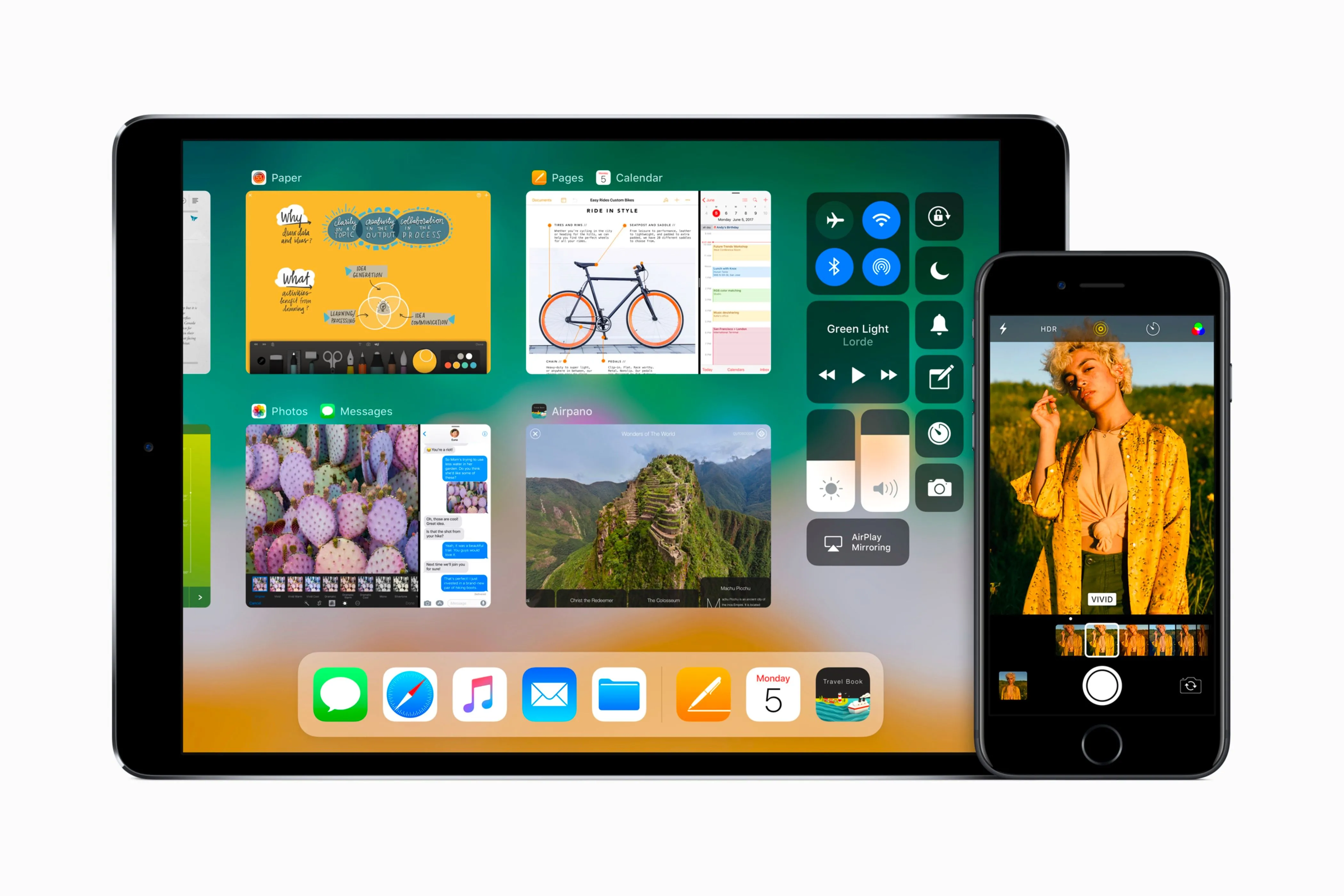 Hệ điều hành iOS 11 được trình chiếu trên màn hình iPad và iPhone, nhấn mạnh sự khác biệt trong trải nghiệm iPad