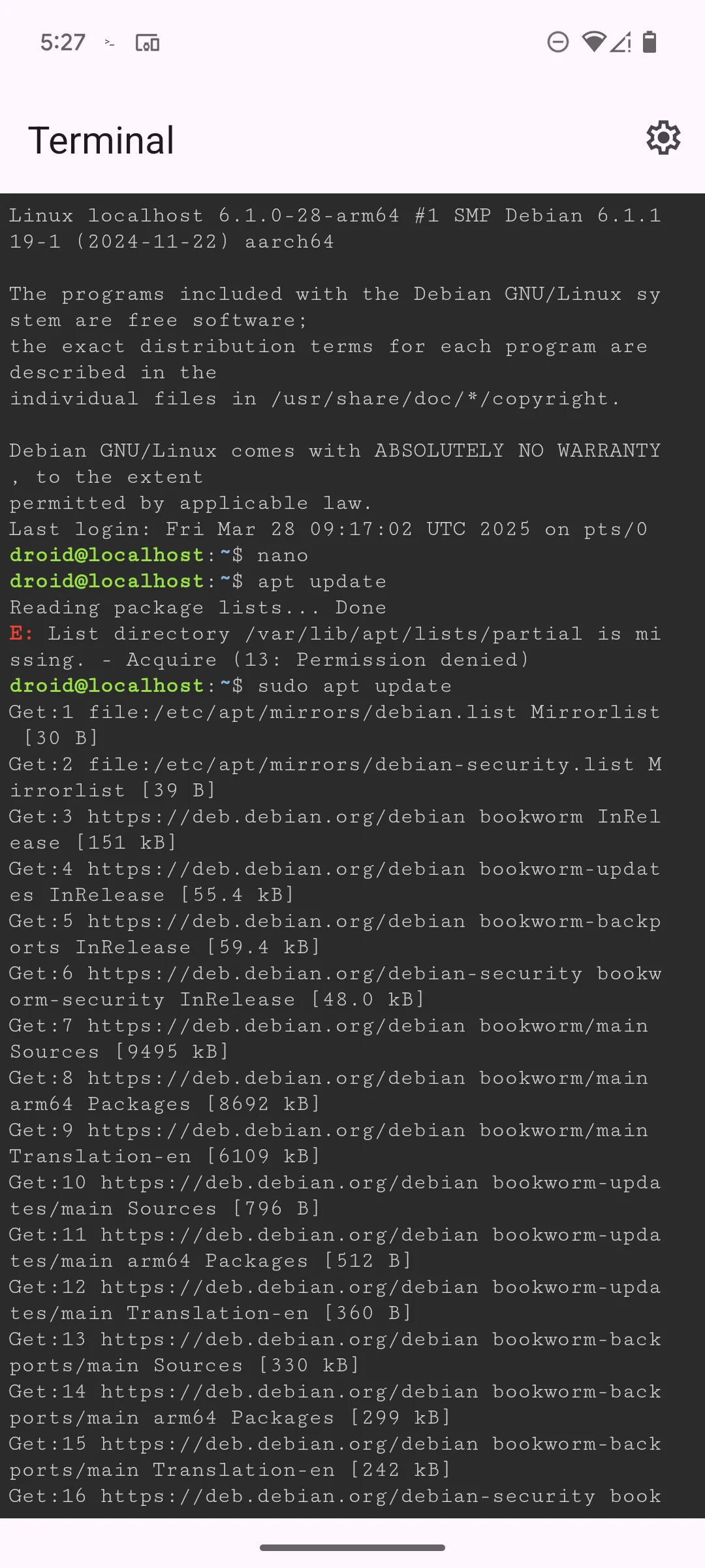 Kiểm tra và cập nhật hệ thống bằng APT trong ứng dụng Terminal Linux trên Google Pixel 6.