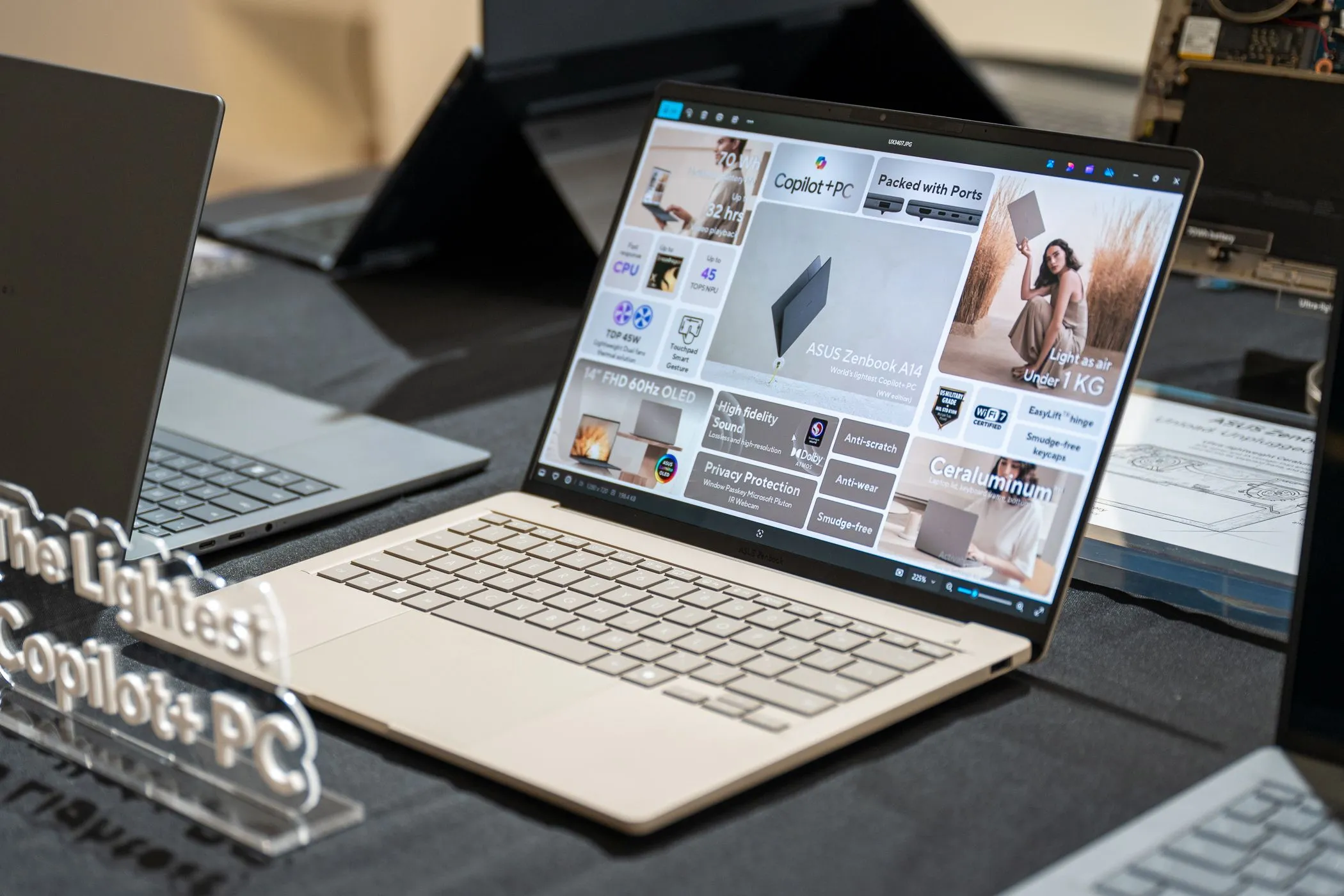Laptop ASUS Zenbook A14 với thiết kế mỏng nhẹ