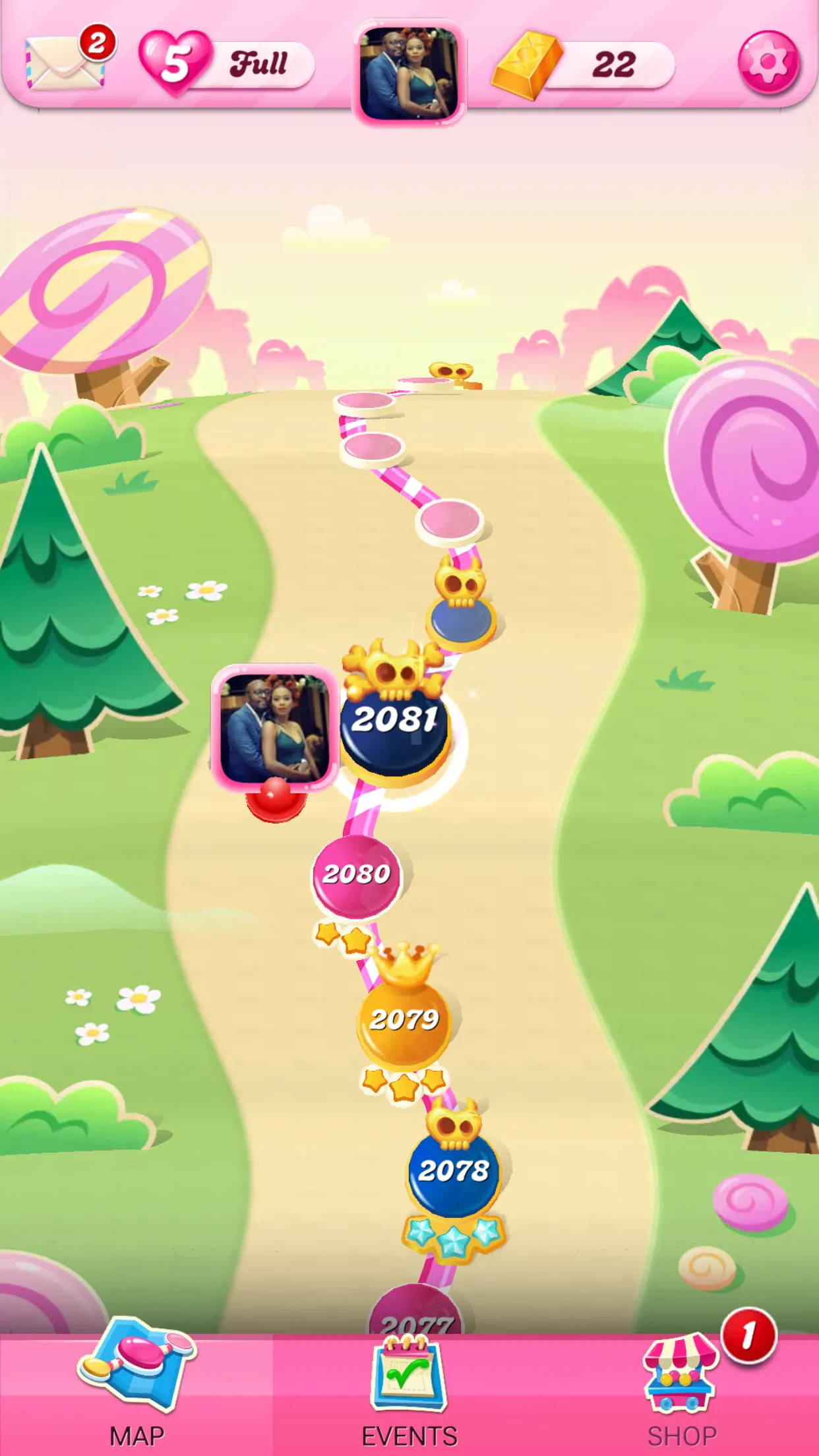 Màn hình bản đồ trong game Candy Crush Saga trên iPhone, minh họa một tựa game casual