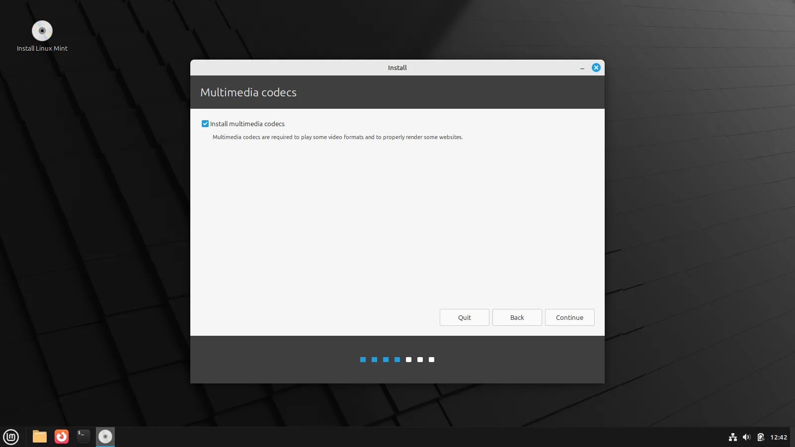 Màn hình cài đặt Linux Mint yêu cầu cài đặt các codec đa phương tiện tùy chọn.