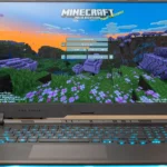 Màn hình chính Minecraft trên máy tính xách tay, thể hiện khả năng chơi mọi nơi.