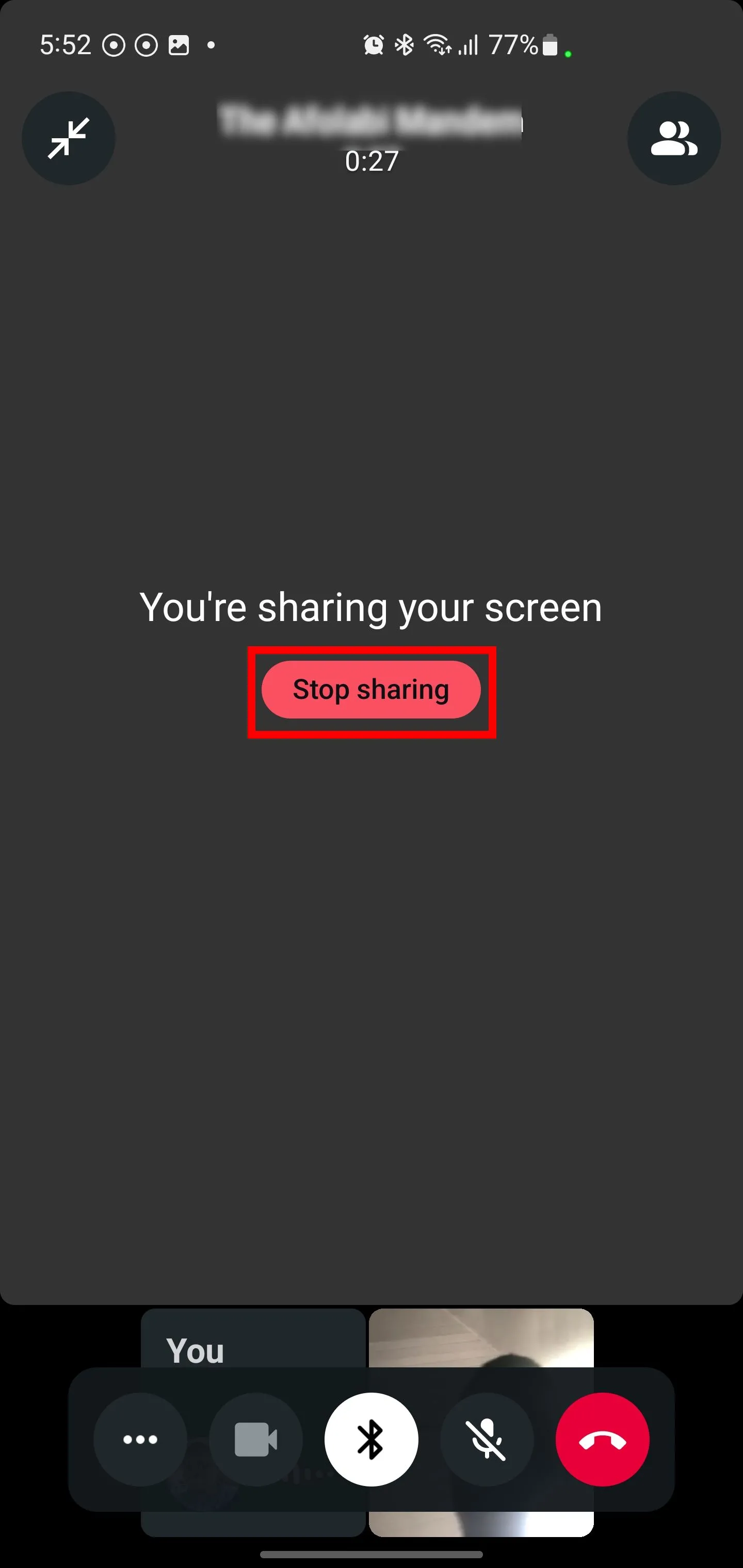 Màn hình đang được chia sẻ trong cuộc gọi video nhóm WhatsApp.