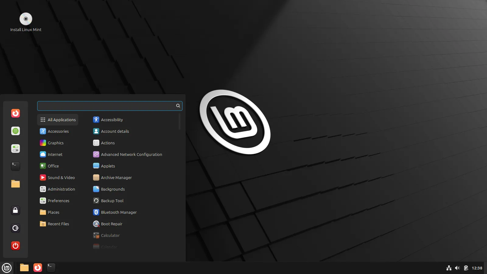 Màn hình desktop của Linux Mint Live với menu khởi động và biểu tượng &quot;Install Linux Mint&quot; sẵn sàng cài đặt.