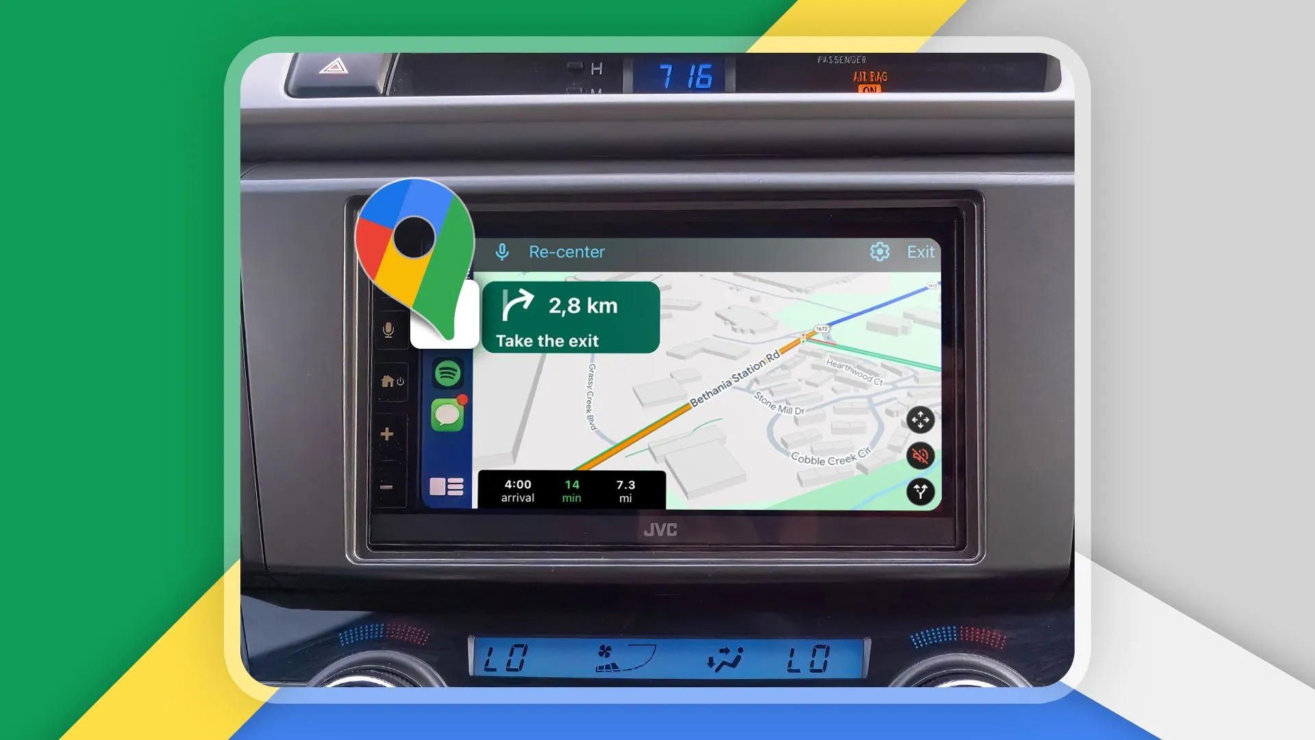 Màn hình giải trí trong xe hơi hiển thị Google Maps đang hoạt động, minh họa tính năng điều khiển âm thanh đã được khôi phục sau sự cố.