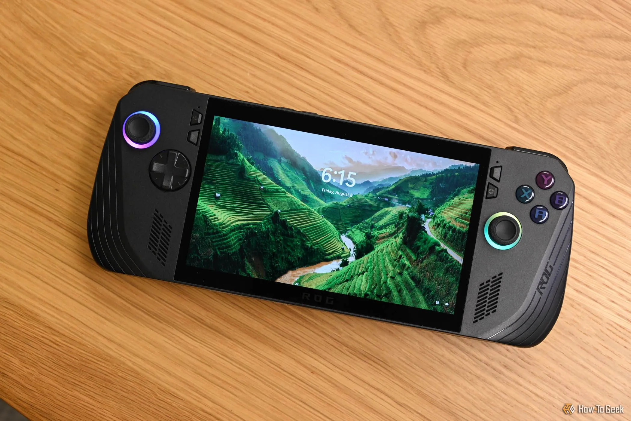 Màn hình khóa của thiết bị chơi game cầm tay ASUS ROG Ally X với giao diện Windows 11