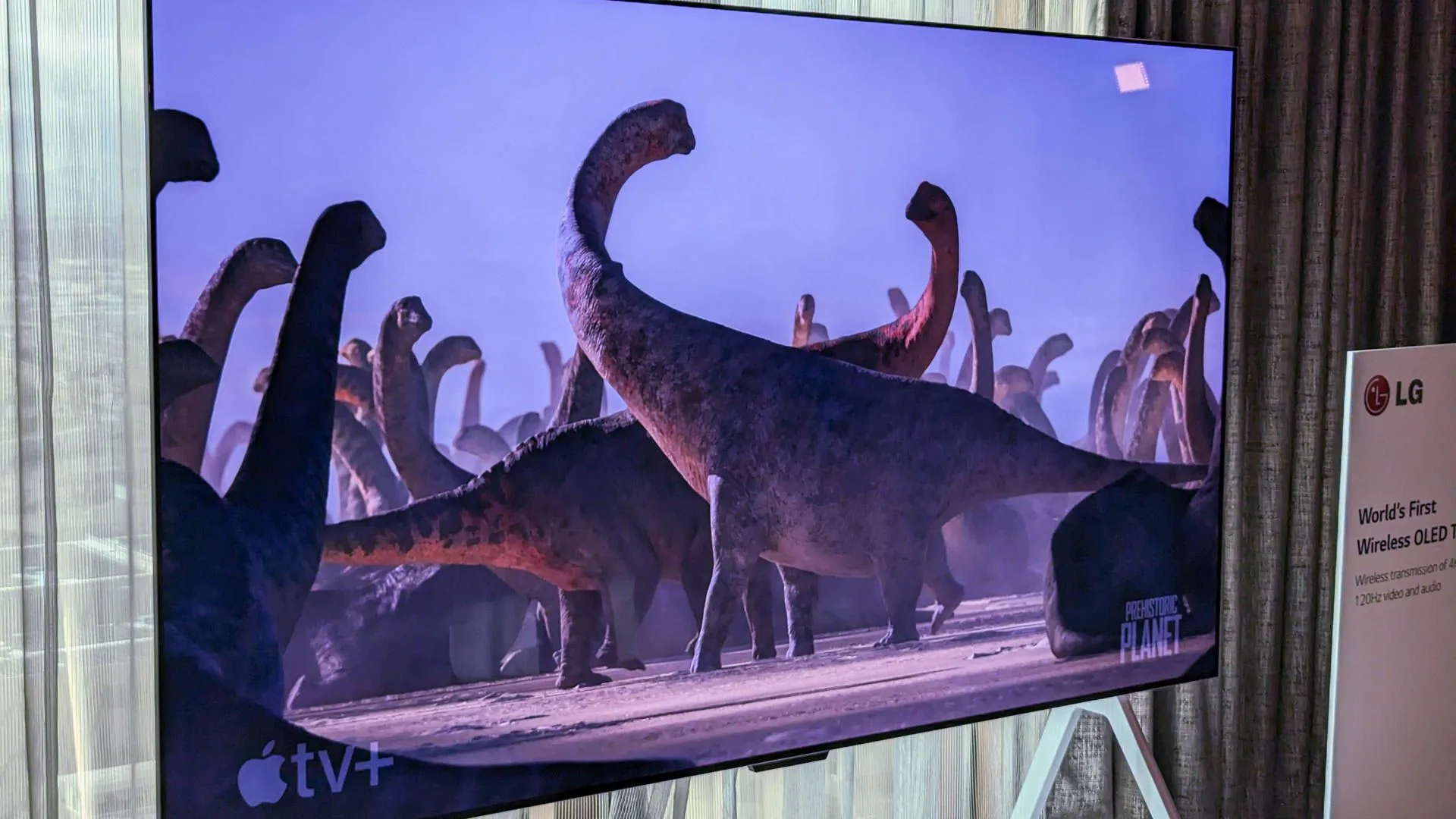 Màn hình LG OLED M3 Wireless TV minh họa cho công nghệ OLED