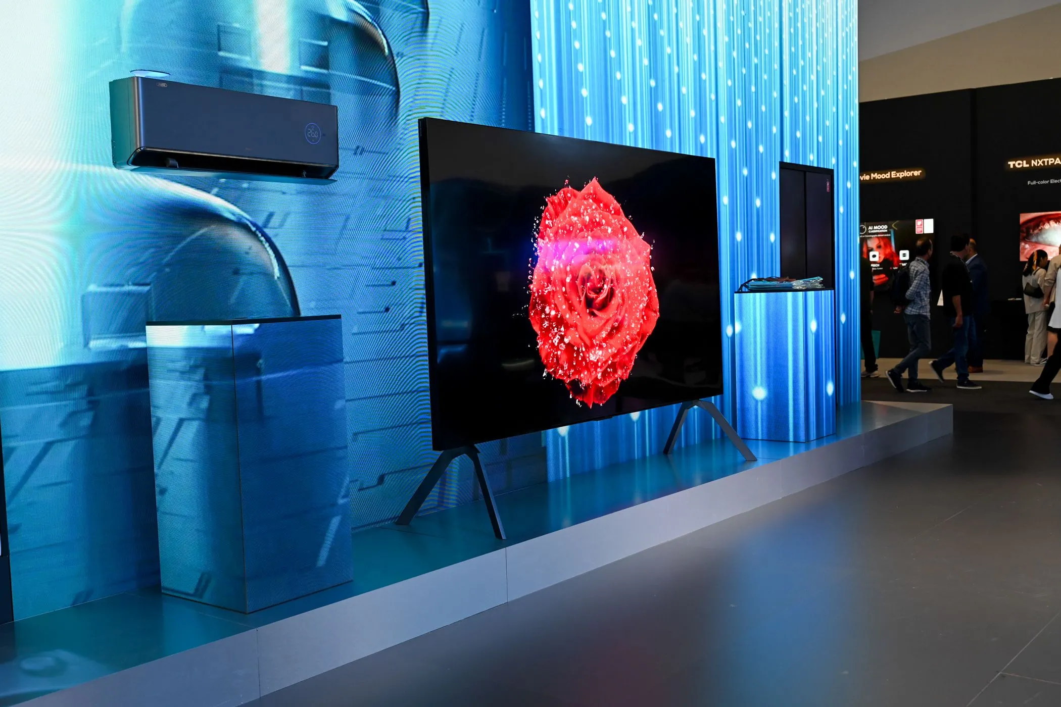 Màn hình TCL QD Mini LED TV tại IFA 2023, minh họa công nghệ Mini-LED