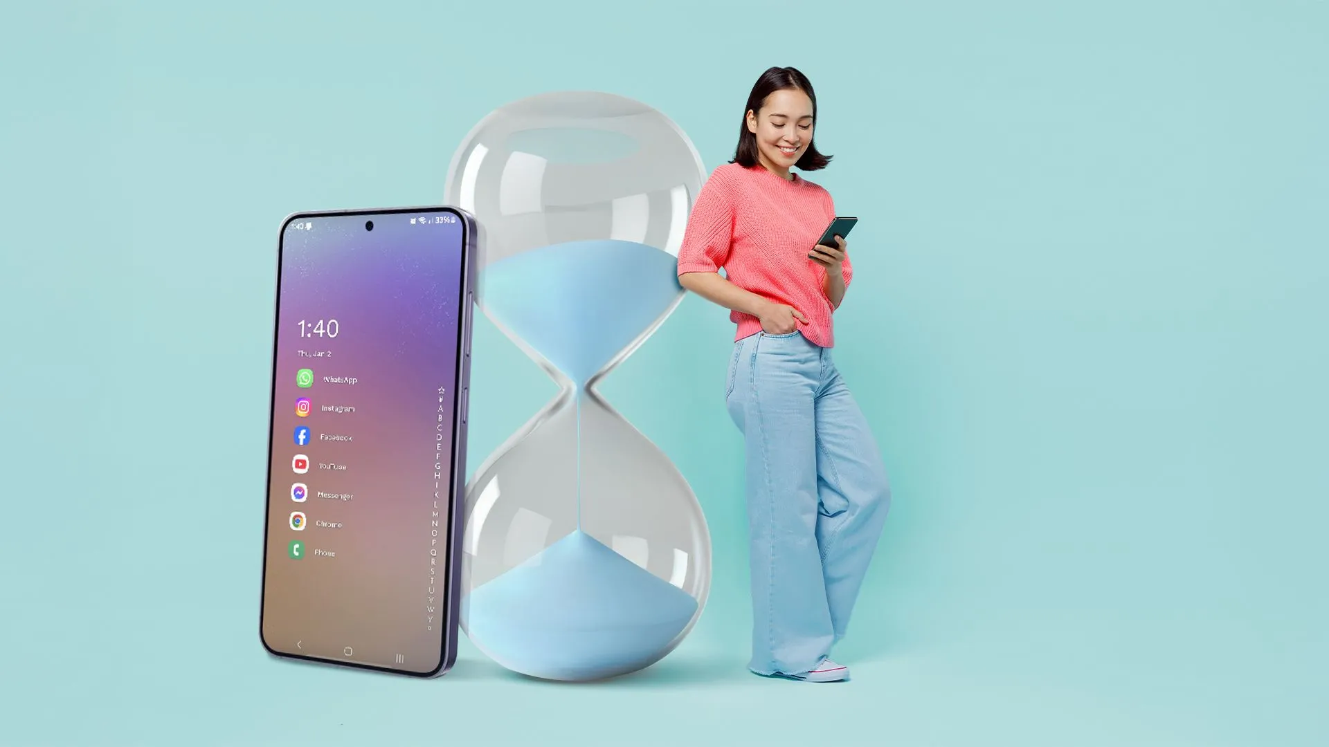 Một người phụ nữ đang sử dụng điện thoại của mình trong khi tựa vào một chiếc đồng hồ cát.