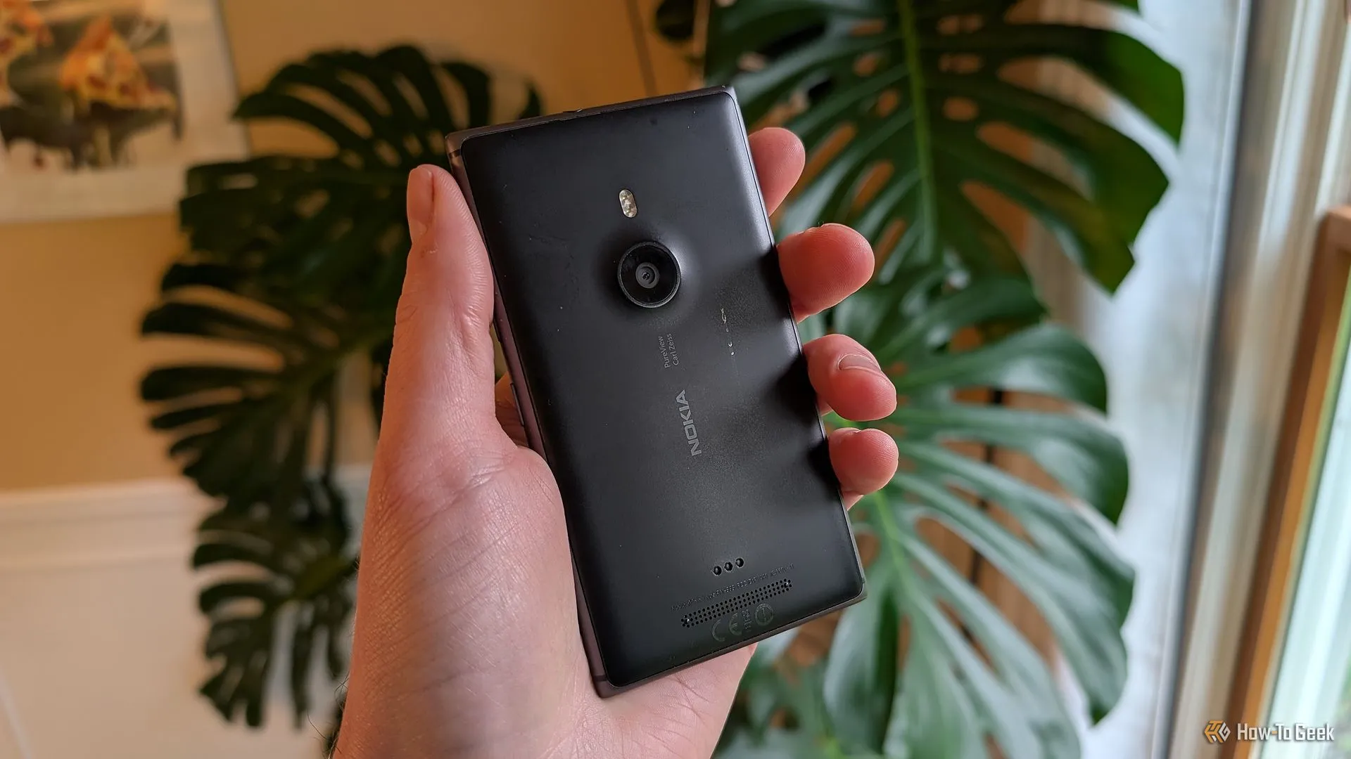 Nokia Lumia 925 màu bạc, thiết bị Windows Phone cao cấp của Nokia