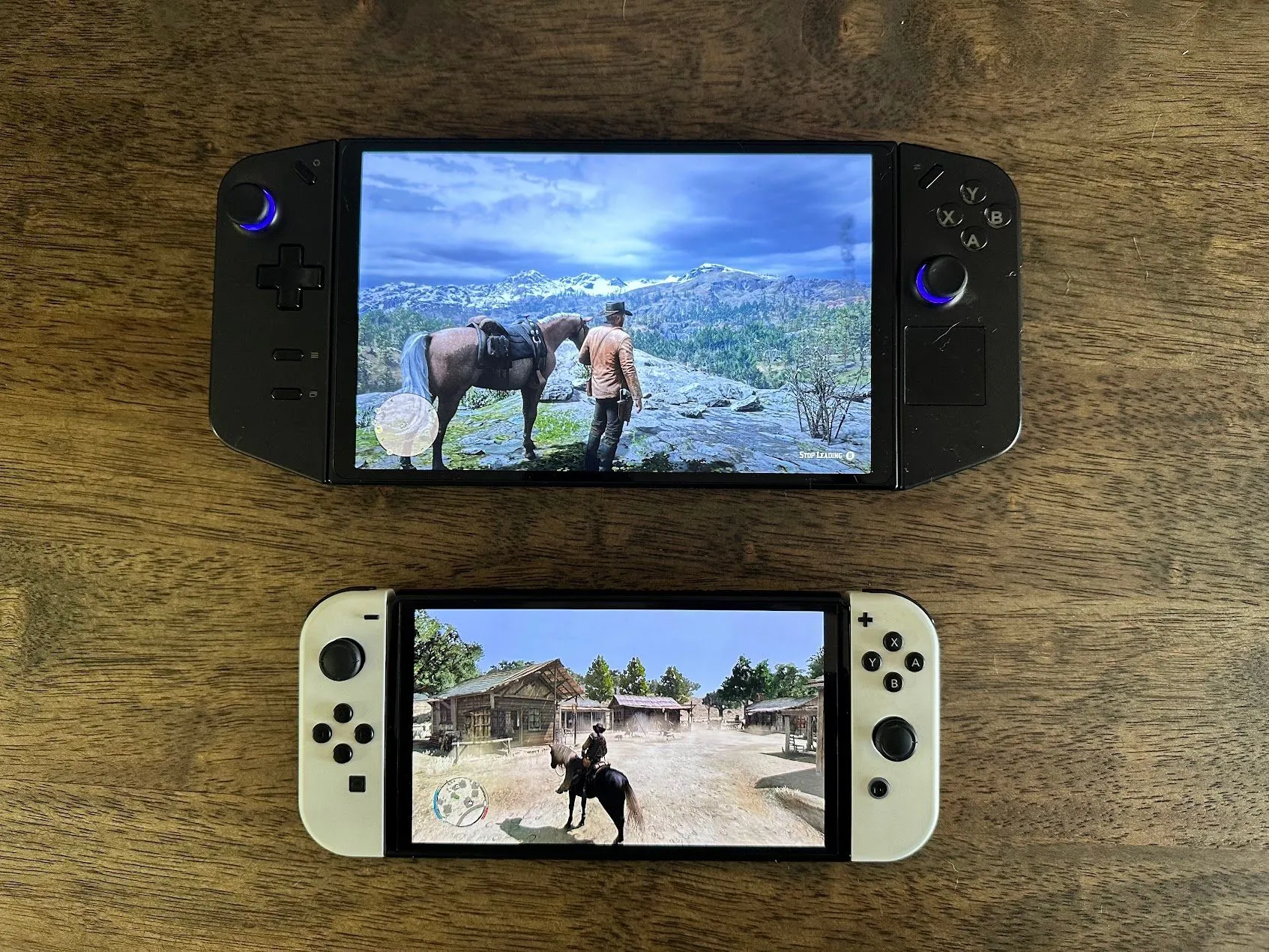 So sánh chất lượng hình ảnh Red Dead Redemption trên Switch OLED và Legion Go với màn hình LCD IPS.