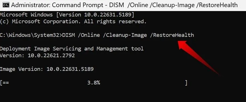 Sử dụng lệnh DISM trong CMD để khôi phục hình ảnh Windows, khắc phục sự cố hệ thống.