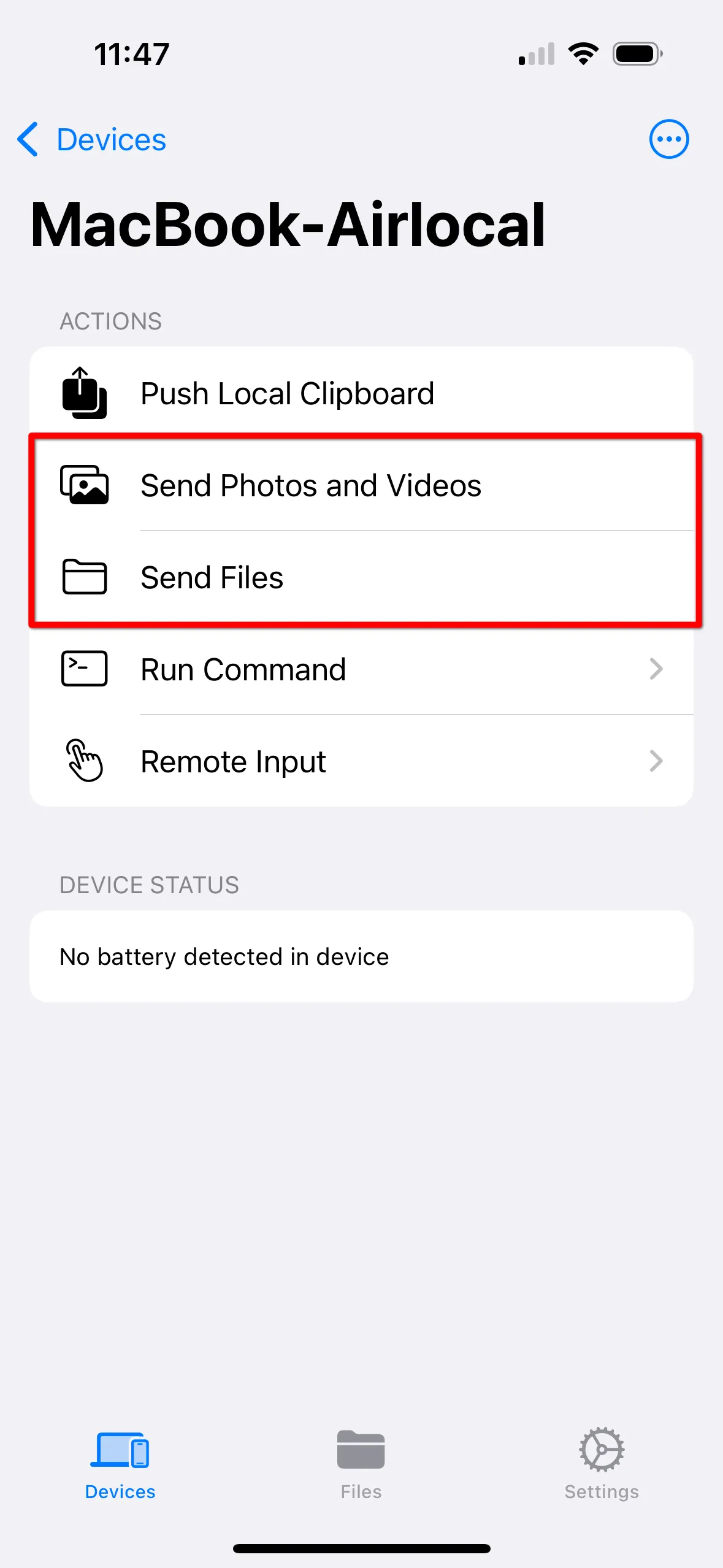 Ứng dụng KDE Connect trên iPhone hiển thị các tùy chọn 'Send Photos & Videos' và 'Send Files' được khoanh vùng đỏ, minh họa cách chia sẻ tệp từ iPhone sang Linux.